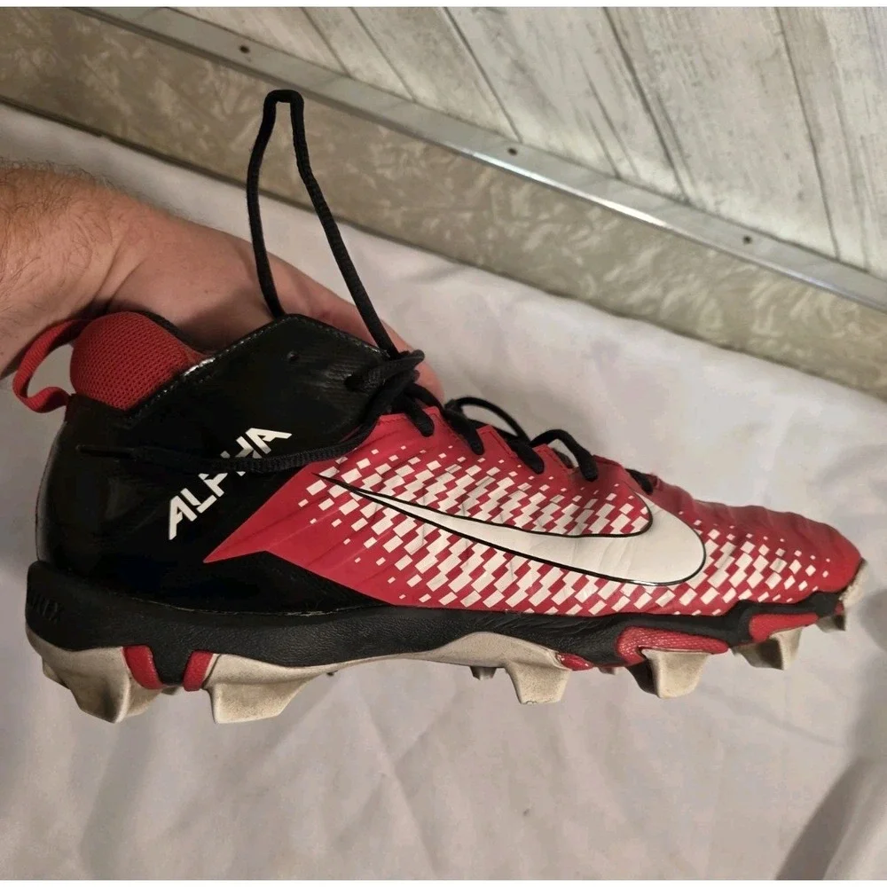 Nike Alpha Menace Pro 2 Mid Men's Size 10.5 Red Black Football Cleats AQ3209-601